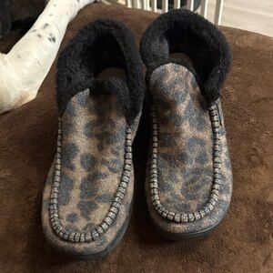 Hey Dude Black Fuzzy Slippers